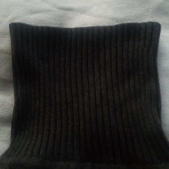 Jeanne Pierre long sleeve gray sweater - Picture 5 of 16